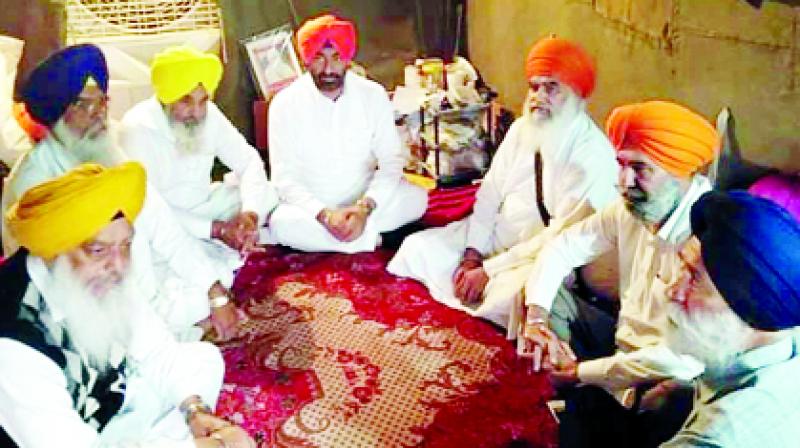 After the completion of the ultimatum, Sukhpal khaira reached Bargari After the completion of the ultimatum, Sukhpal khaira reached Bargari