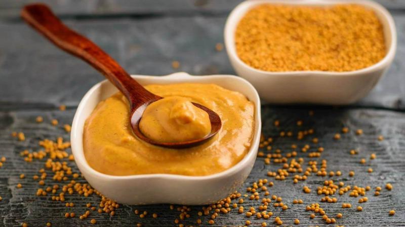The use of mustard is very useful to make the skin bright in winter
