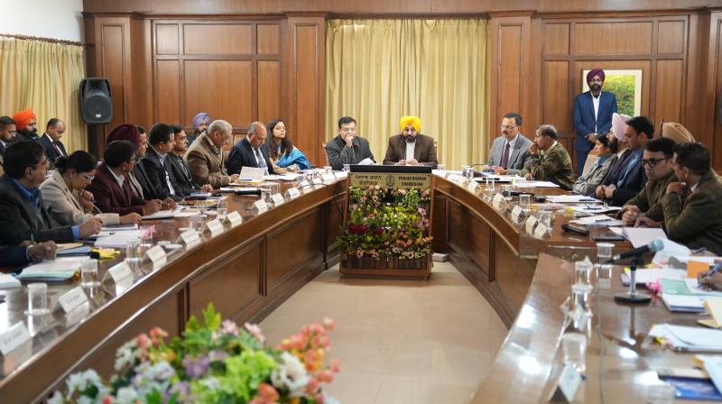 Punjab CM holds meetings with DCs Punjab CM holds meetings with DCs