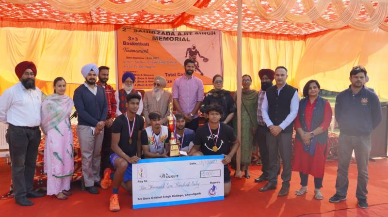 Olympian Rupinderpal Singh At Closing Ceremony Of Memorial Tournament At SGGS College