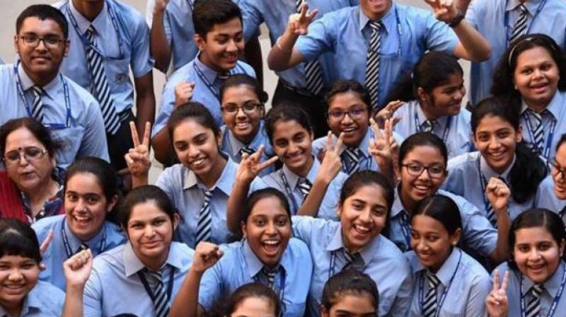 CBSE announces 10th class results CBSE announces 10th class results