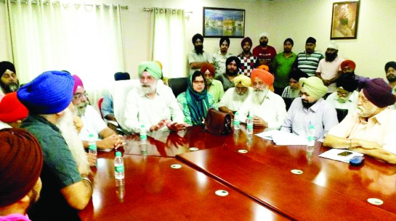 Sardar Kang During Meeting With Others