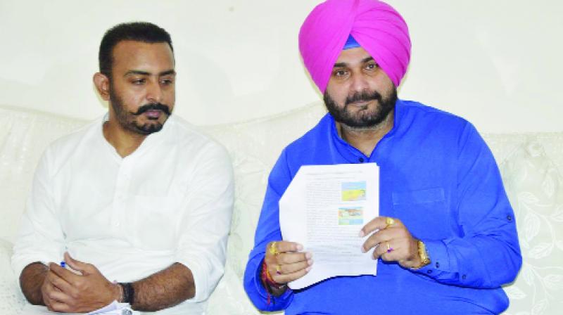 Navjot Singh Sidhu talking to Media Navjot Singh Sidhu talking to Media