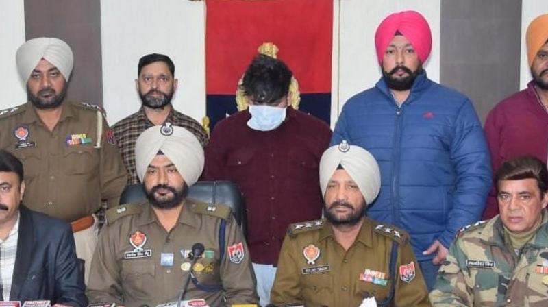 Drug smuggler arrested by Amritsar police news in punjabi 