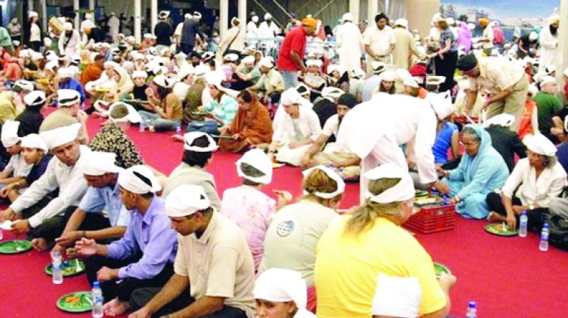 On closure of American government Sikhs opened Sikh centers across US to help On closure of American government Sikhs opened Sikh centers across US to help