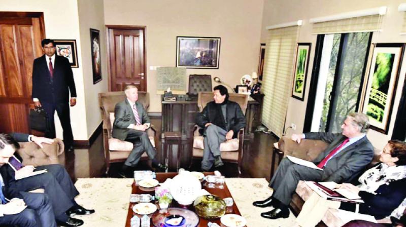 US senator's security is present during meeting with Imran US senator's security is present during meeting with Imran