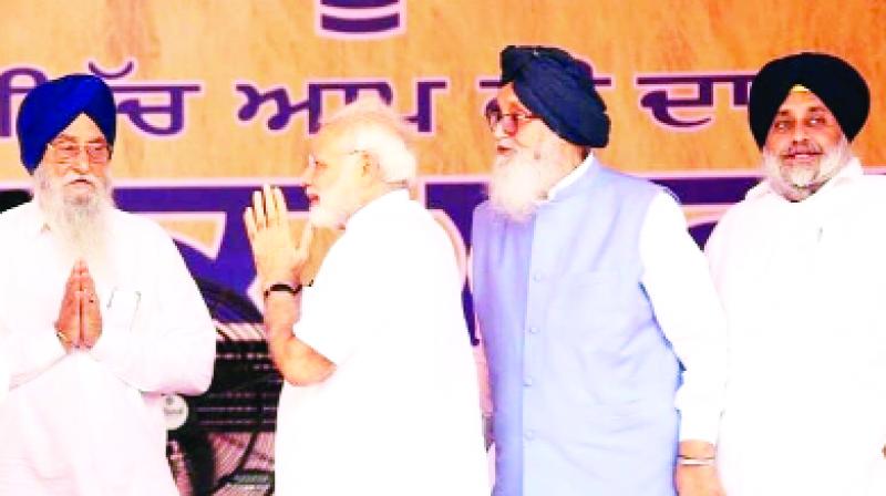 Narendra Modi , Parkash Singh Badal with Others