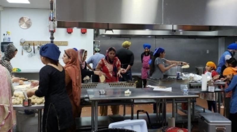 Sikhs langar 