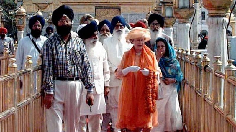 Queen Elizabeth-II at Sri Darbar Sahib Queen Elizabeth-II at Sri Darbar Sahib