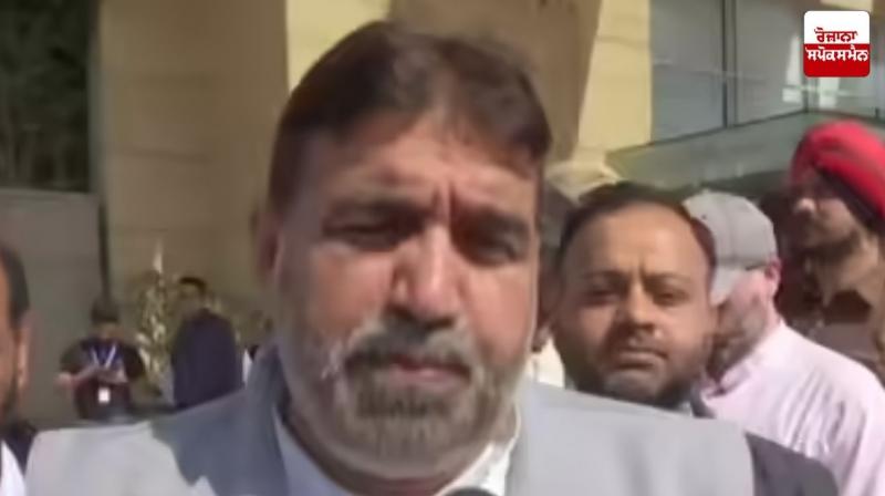 AAP MLA Ashok Kumar Parashar files FIR against Navneet Chaturvedi AAP MLA Ashok Kumar Parashar files FIR against Navneet Chaturvedi