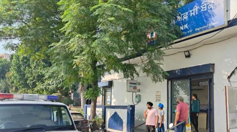 Robbery 25 lakh rupees Gopalpura bank Robbery 25 lakh rupees Gopalpura bank