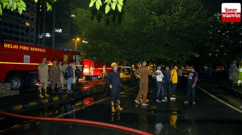 Delhi: 6 injured in fire at Connaught Place restaurant Delhi: 6 injured in fire at Connaught Place restaurant