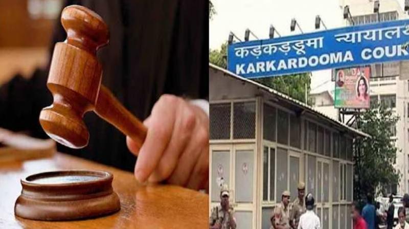 During the hearing in Delhi's Karkarduma court, the accused attacked the witness During the hearing in Delhi's Karkarduma court, the accused attacked the witness