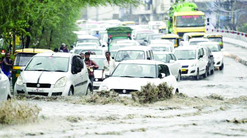 Delhi traffic impacted Due To Rain water on roads