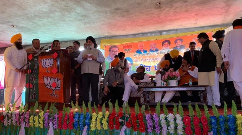 Nitin Gadkari laid the foundation stone of Sri Anandpur Sahib-Garhshankar road Nitin Gadkari laid the foundation stone of Sri Anandpur Sahib-Garhshankar road