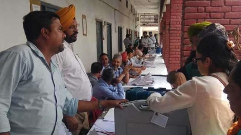 Polling Parties leave for lok sabha election in Punjab