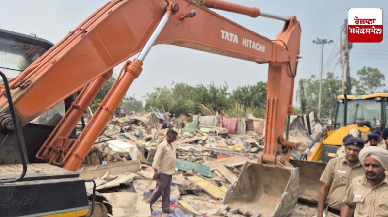 Chandigarh News: Chandigarh Administration's action regarding illegal encroachments Chandigarh News: Chandigarh Administration's action regarding illegal encroachments