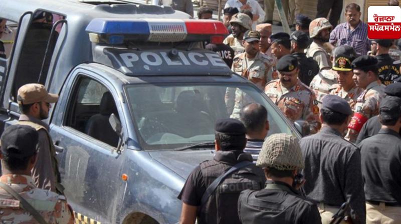 Police arrest 10 terrorists in Pakistan Police arrest 10 terrorists in Pakistan