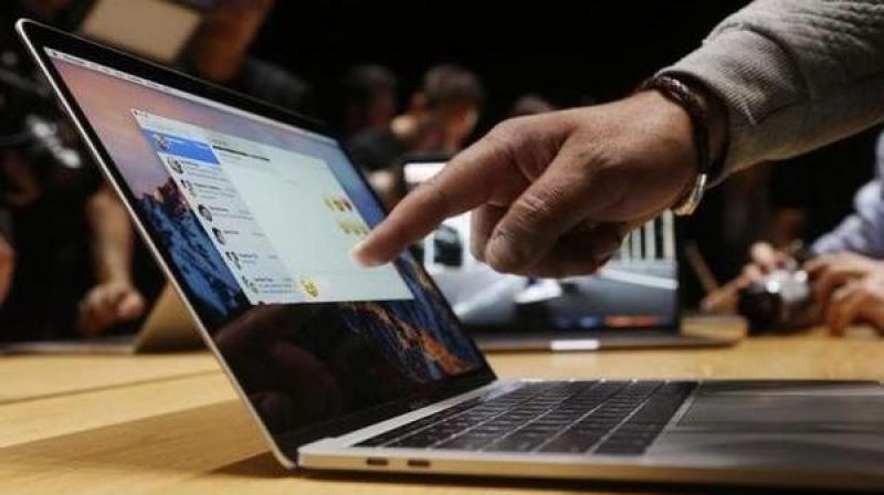 IITian arrested for offering free laptops IITian arrested for offering free laptops