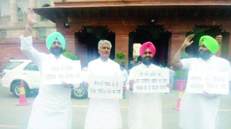 Sunil Jakhar and other Congress leaders Sunil Jakhar and other Congress leaders