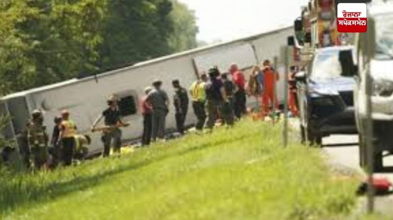 Tourist bus overturns in New York, 5 people die Tourist bus overturns in New York, 5 people die