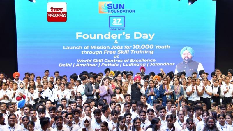 ਸਾਂਸਦ ਵਿਕਰਮ ਜੀਤ ਸਿੰਘ ਸਾਹਨੀ ਨੇ 10,000 ਨੌਜਵਾਨਾਂ ਨੂੰ ਹੁਨਰ ਅਤੇ ਨੌਕਰੀਆਂ ਦੇਣ ਦੀ ਕਸਮ ਲਈ ਸਾਂਸਦ ਵਿਕਰਮ ਜੀਤ ਸਿੰਘ ਸਾਹਨੀ ਨੇ 10,000 ਨੌਜਵਾਨਾਂ ਨੂੰ ਹੁਨਰ ਅਤੇ ਨੌਕਰੀਆਂ ਦੇਣ ਦੀ ਕਸਮ ਲਈ