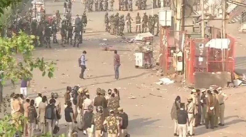 Delhi police clears the protest site in shaheen bagh area amid complete lockdown