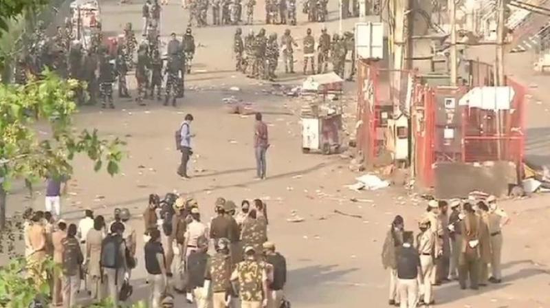 Delhi police clears the protest site in shaheen bagh area amid complete lockdown Delhi police clears the protest site in shaheen bagh area amid complete lockdown