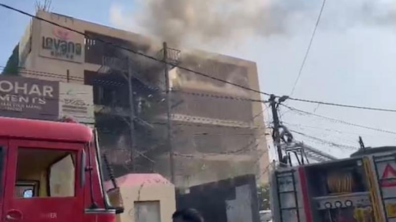 Massive fire breaks out at Lucknow's Hotel Massive fire breaks out at Lucknow's Hotel