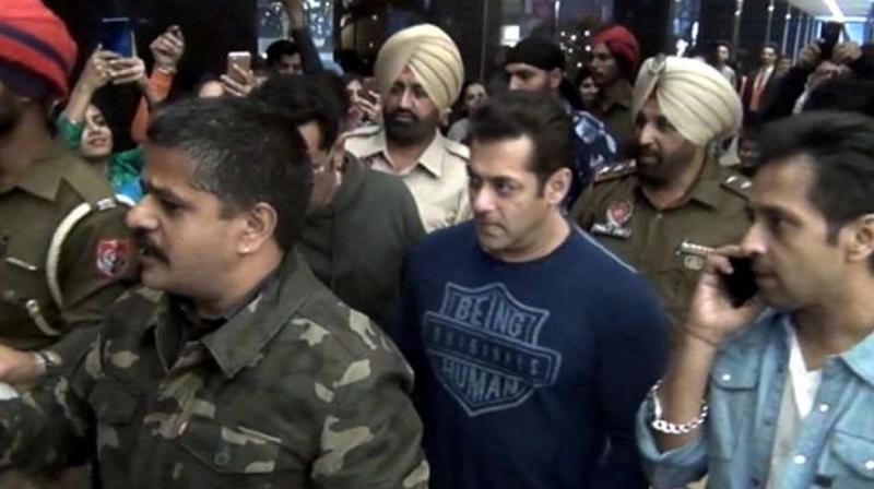 Salman Khan gets injured