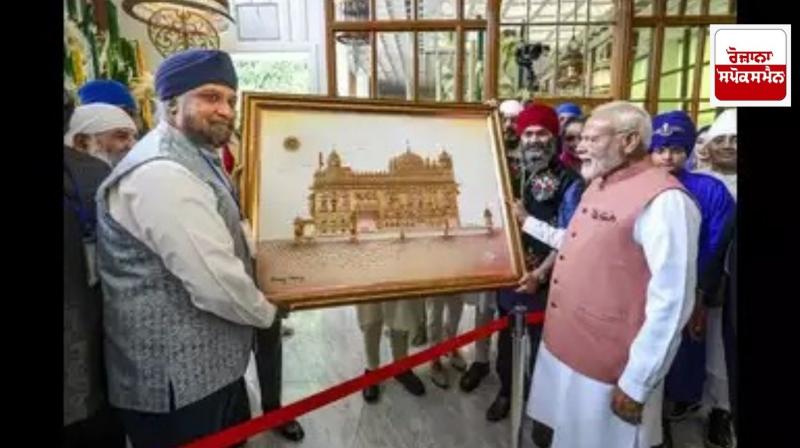 Thai Sikhs meet PM Modi, present handmade artwork of Sri Darbar Sahib Thai Sikhs meet PM Modi, present handmade artwork of Sri Darbar Sahib