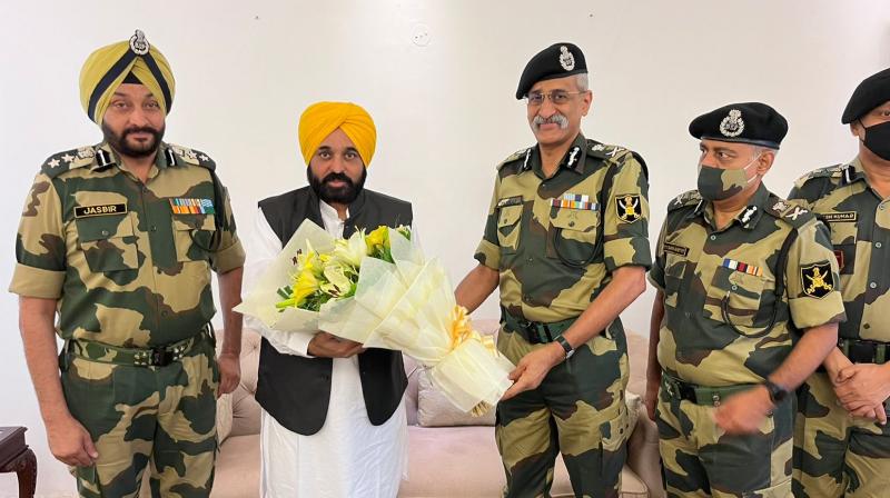 Punjab CM Bhagwant Mann asks BSF to enhance vigil at border for checking cross border smuggling of arms, drugs Punjab CM Bhagwant Mann asks BSF to enhance vigil at border for checking cross border smuggling of arms, drugs