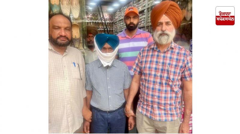 ਵਿਜੀਲੈਂਸ ਬਿਊਰੋ ਦੇ ਉੱਡਣ ਦਸਤੇ ਨੇ ਪਨਬਸ ਸੁਪਰਡੈਂਟ ਨੂੰ 20,000 ਰੁਪਏ ਰਿਸ਼ਵਤ ਲੈਂਦੇ ਕੀਤਾ ਕਾਬੂ ਵਿਜੀਲੈਂਸ ਬਿਊਰੋ ਦੇ ਉੱਡਣ ਦਸਤੇ ਨੇ ਪਨਬਸ ਸੁਪਰਡੈਂਟ ਨੂੰ 20,000 ਰੁਪਏ ਰਿਸ਼ਵਤ ਲੈਂਦੇ ਕੀਤਾ ਕਾਬੂ
