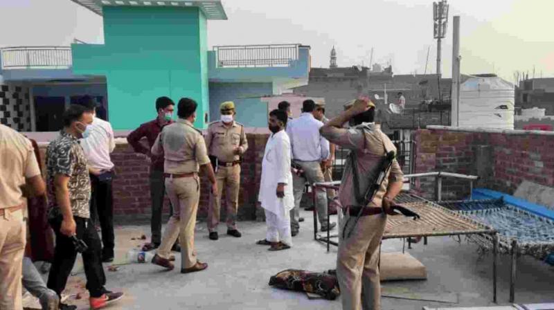 Triple murder in Ghaziabad: dacoits who entered the house shot dead two sons and father Triple murder in Ghaziabad: dacoits who entered the house shot dead two sons and father