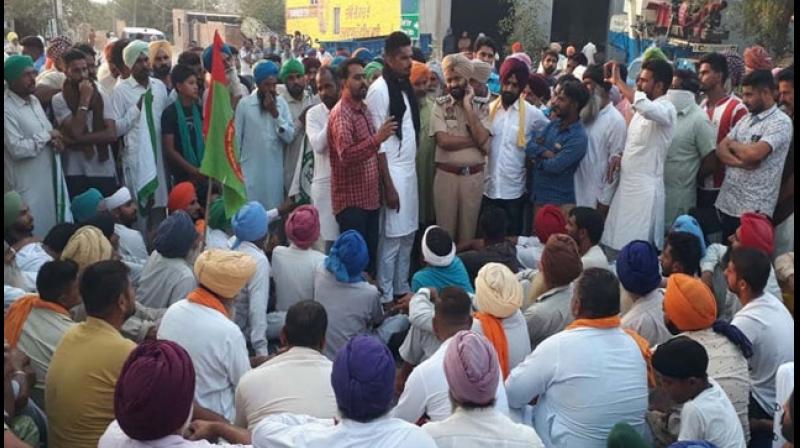 farmer protest aganist trucks owner farmer protest aganist trucks owner
