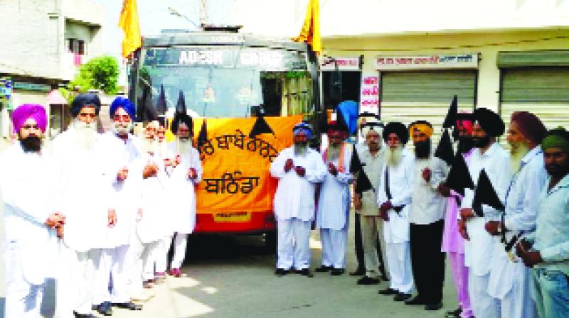 In the Bargari Rosh March, the 'Ucha Dar Babe Nanak' team also filled the bus