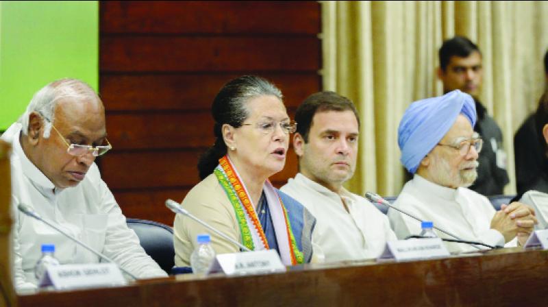 Sonia Gandhi , Rahul Gandhi and Manmohan Singh addressing Congress Working Committee 
