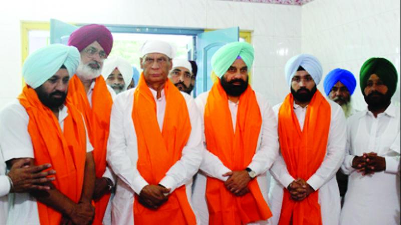 Sukhbinder Singh Sarkaria with Others