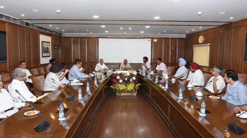 Health Minister Held A Meeting With Milk Plants Association Health Minister Held A Meeting With Milk Plants Association
