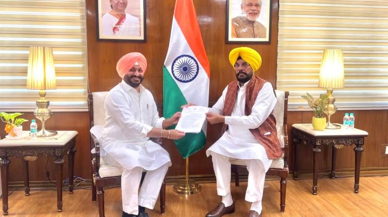 KULDEEP SINGH DHALIWAL MEETS RAVNEET SINGH BITTU KULDEEP SINGH DHALIWAL MEETS RAVNEET SINGH BITTU