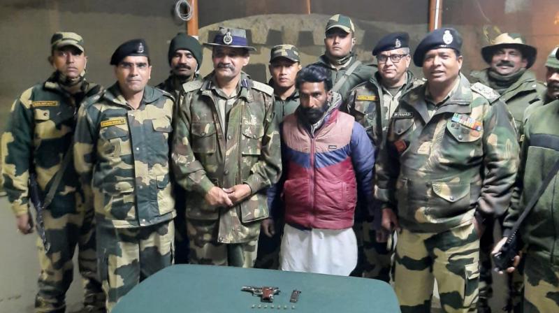 BSF Arrested a man with pistol