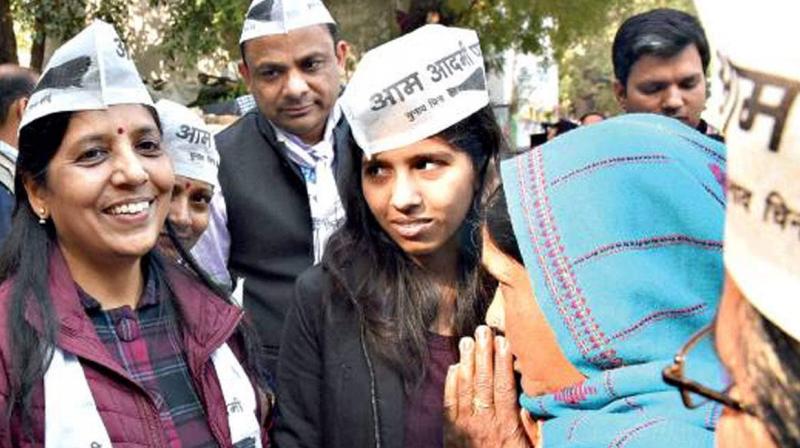 Arvind Kejriwal's wife & daughter to visit Punjab for campaigning Arvind Kejriwal's wife & daughter to visit Punjab for campaigning