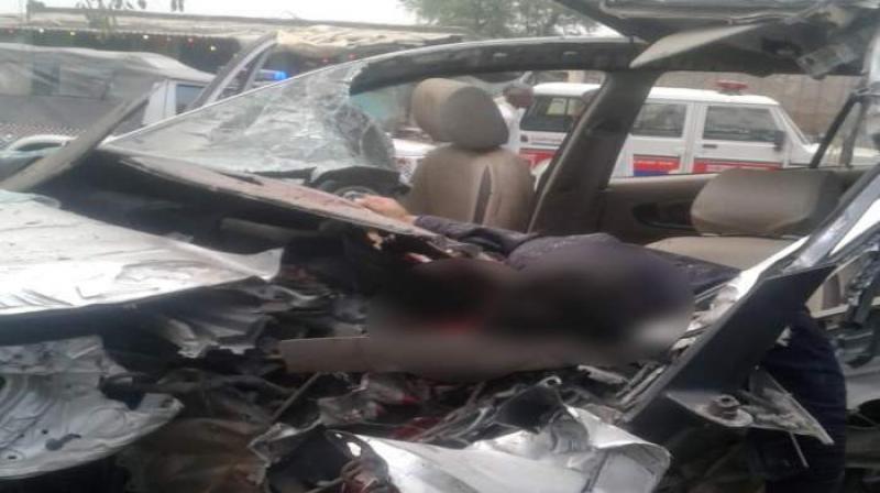 Six people died in road accident Six people died in road accident