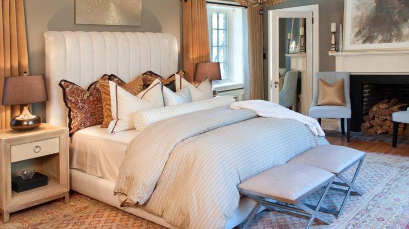 give an attractive look to the small bedroom give an attractive look to the small bedroom