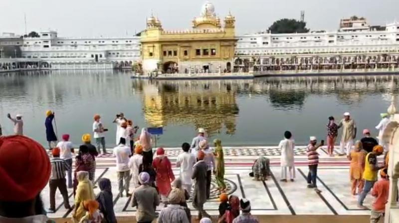 Sangats paid obeisance at Darbar Sahib Sangats paid obeisance at Darbar Sahib