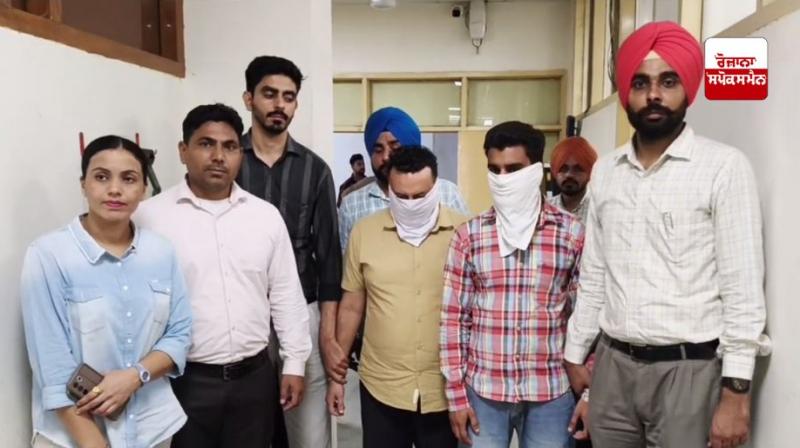 ਜਆਲੀ ਕਾਗਜਾਤ ਦੇ ਅਧਾਰ ’ਤੇ ਗੱਡੀਆਂ ’ਤੇ ਨੰਬਰ ਲਗਾ ਕੇ ਵੇਚਣ ਵਾਲਿਆਂ ’ਤੇ ਵਿਜੀਲੈਂਸ ਨੇ ਕੱਸਿਆ ਸ਼ਿਕੰਜਾ ਜਆਲੀ ਕਾਗਜਾਤ ਦੇ ਅਧਾਰ ’ਤੇ ਗੱਡੀਆਂ ’ਤੇ ਨੰਬਰ ਲਗਾ ਕੇ ਵੇਚਣ ਵਾਲਿਆਂ ’ਤੇ ਵਿਜੀਲੈਂਸ ਨੇ ਕੱਸਿਆ ਸ਼ਿਕੰਜਾ