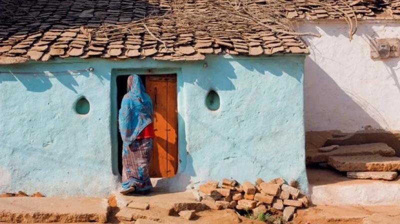 When the roof of a poor family fell through social media When the roof of a poor family fell through social media