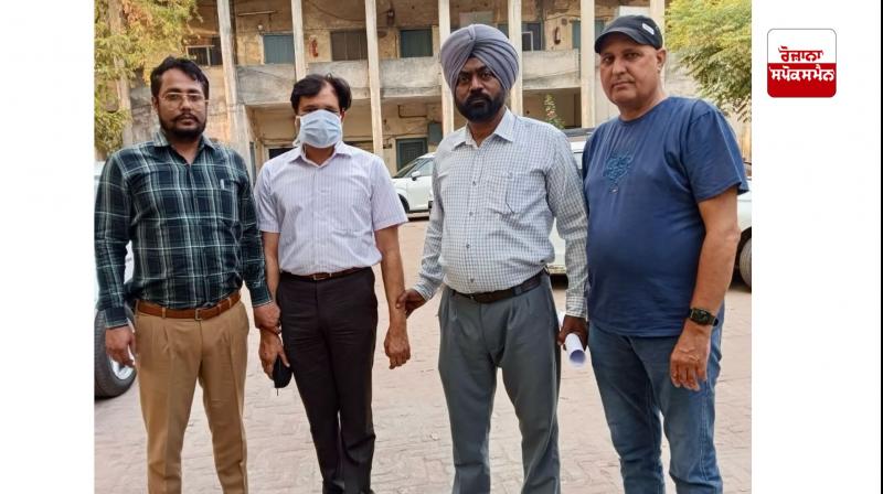 ਠੇਕੇਦਾਰ ਤੋਂ 10 ਫ਼ੀਸਦ ਕਮਿਸ਼ਨ ਮੰਗਣ ਦੇ ਦੋਸ਼ ਵਿੱਚ ਵਿਜੀਲੈਂਸ ਬਿਊਰੋ ਵੱਲੋਂ ਸੁਪਰਡੈਂਟ ਇੰਜੀਨੀਅਰ ਗ੍ਰਿਫ਼ਤਾਰ ਠੇਕੇਦਾਰ ਤੋਂ 10 ਫ਼ੀਸਦ ਕਮਿਸ਼ਨ ਮੰਗਣ ਦੇ ਦੋਸ਼ ਵਿੱਚ ਵਿਜੀਲੈਂਸ ਬਿਊਰੋ ਵੱਲੋਂ ਸੁਪਰਡੈਂਟ ਇੰਜੀਨੀਅਰ ਗ੍ਰਿਫ਼ਤਾਰ