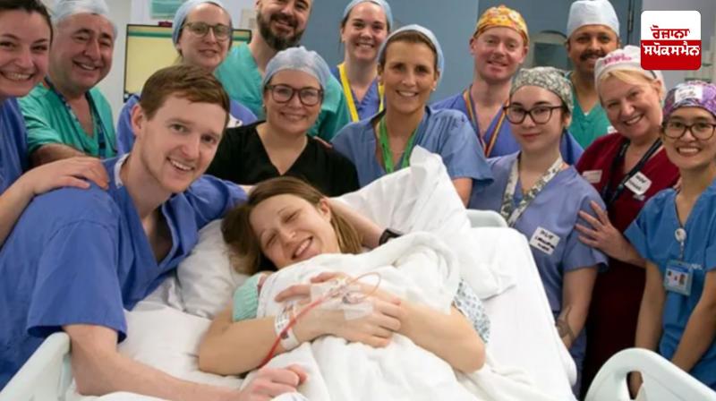 After 25 years of hard work by scientists, the first baby girl born from a transplanted uterus After 25 years of hard work by scientists, the first baby girl born from a transplanted uterus