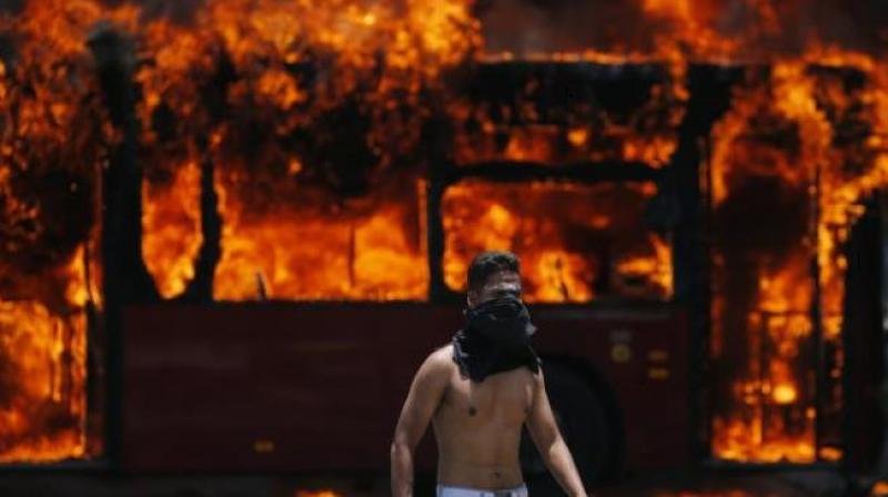 69 people injured in riots in Venezuela 69 people injured in riots in Venezuela